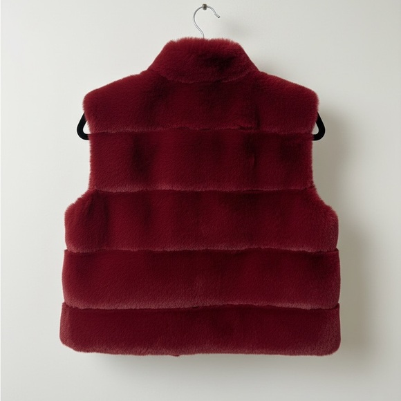Elegant Burgundy Faux Fur Vest -Plus Size NWOT - Picture 2 of 2